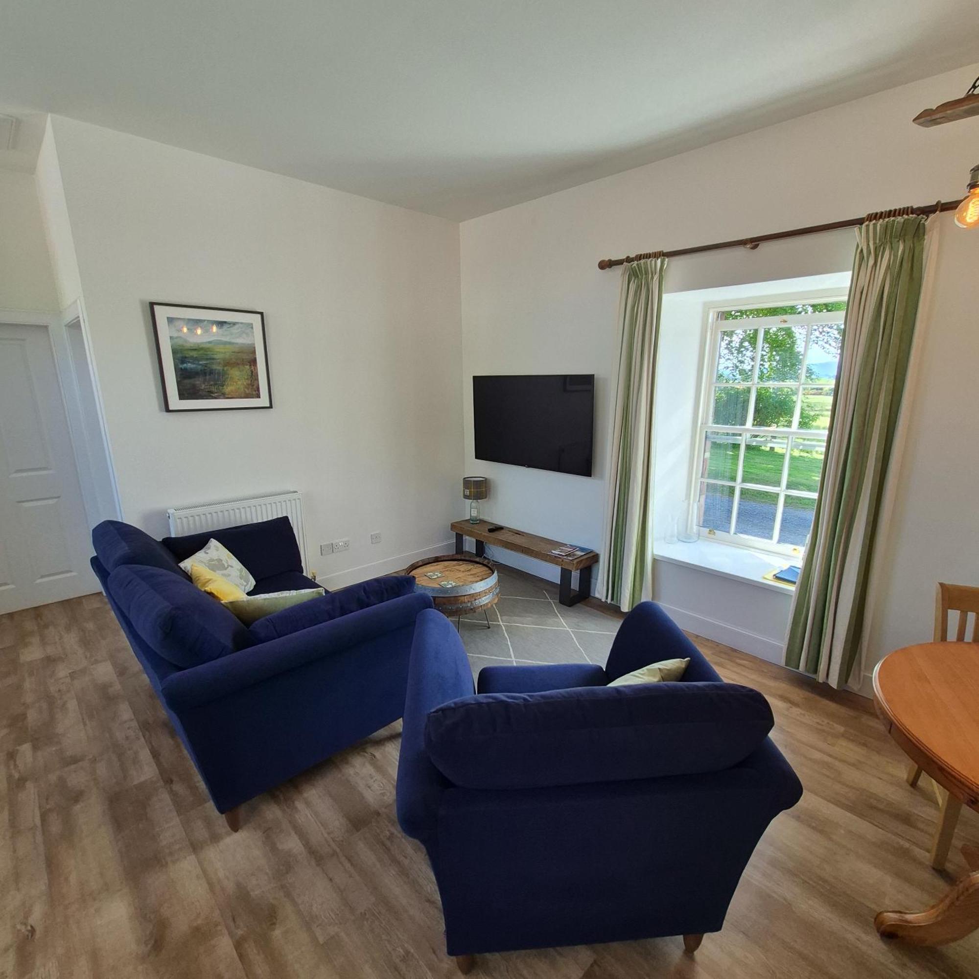 Loch Lomond Finnich Cottages Драймен Экстерьер фото